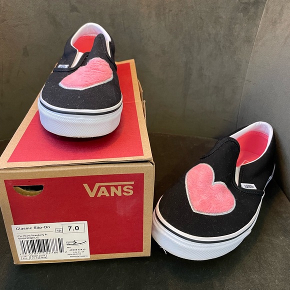 Vans Heart Classic Slip Ons VALENTINES DAY SHOES - Picture 2 of 4